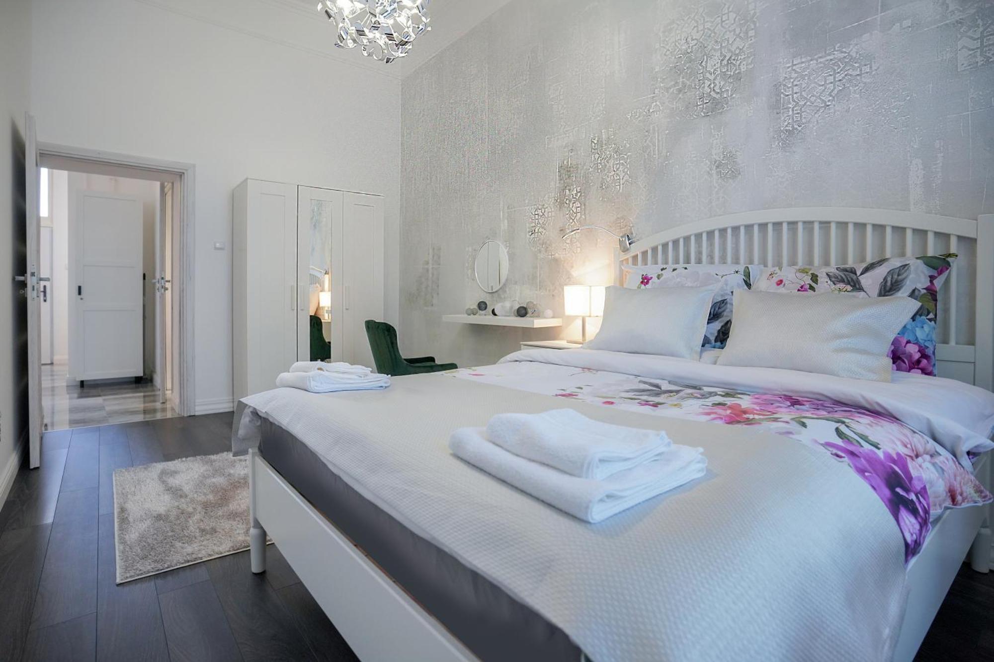 Апартаменти Decor